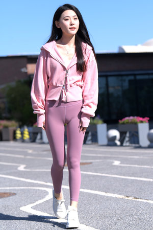 班主任解开内裤让我桶她